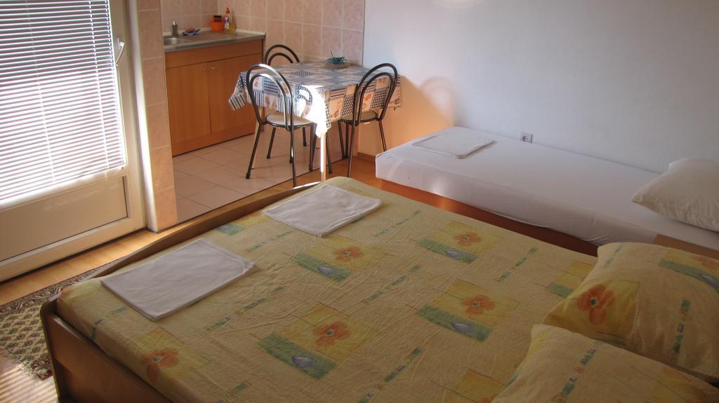 Apartments Primorac Podaca Rum bild